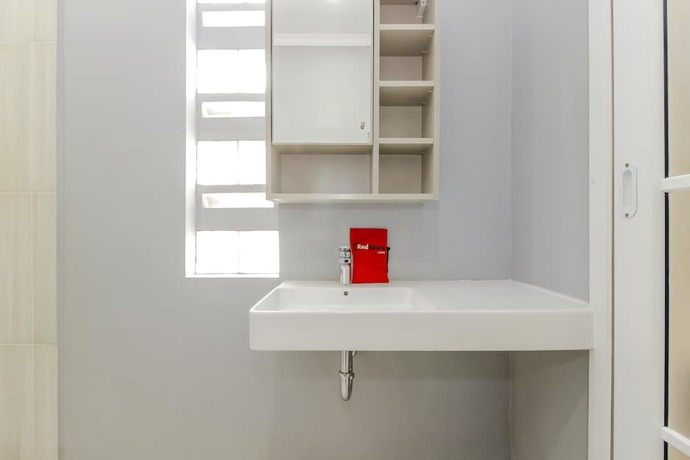 Imagen de la habitación del Hotel RedDoorz Plus @ Kwitang 2. Foto 4