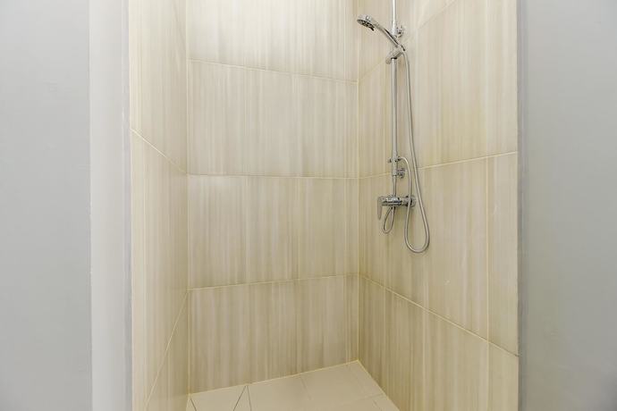 Imagen de la habitación del Hotel RedDoorz Plus @ Kwitang 2. Foto 14