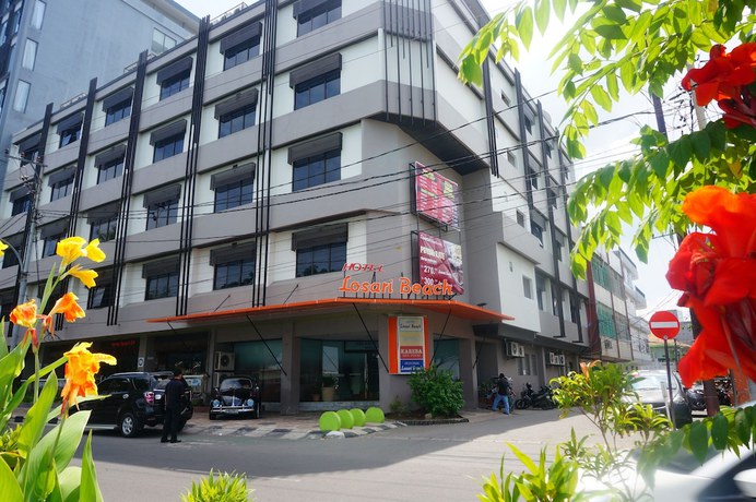 Imagen general del Hotel RedDoorz Plus @ Losari Beach. Foto 1