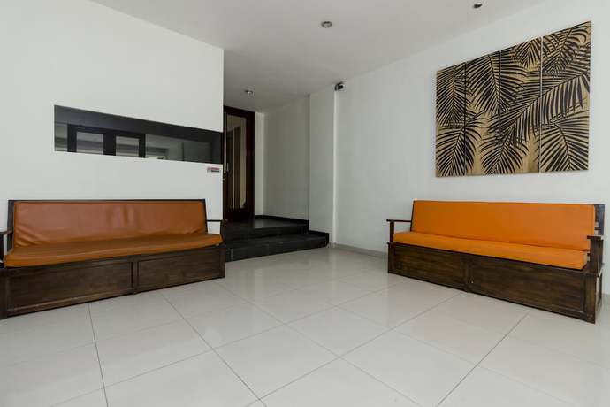Imagen de los interiores del Hotel RedDoorz Plus @ Pasar Baru. Foto 15