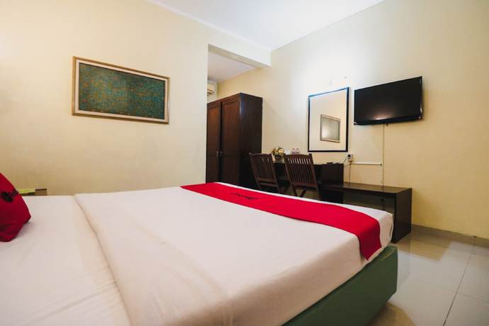 Imagen de la habitación del Hotel RedDoorz Plus @ Purwosari. Foto 6