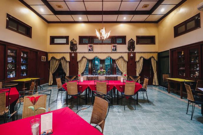 Imagen del bar/restaurante del Hotel RedDoorz Plus @ Purwosari. Foto 4