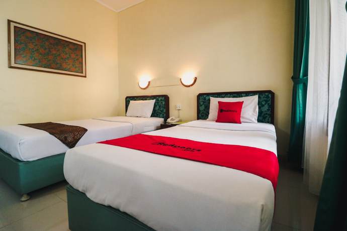Imagen de la habitación del Hotel RedDoorz Plus @ Purwosari. Foto 12