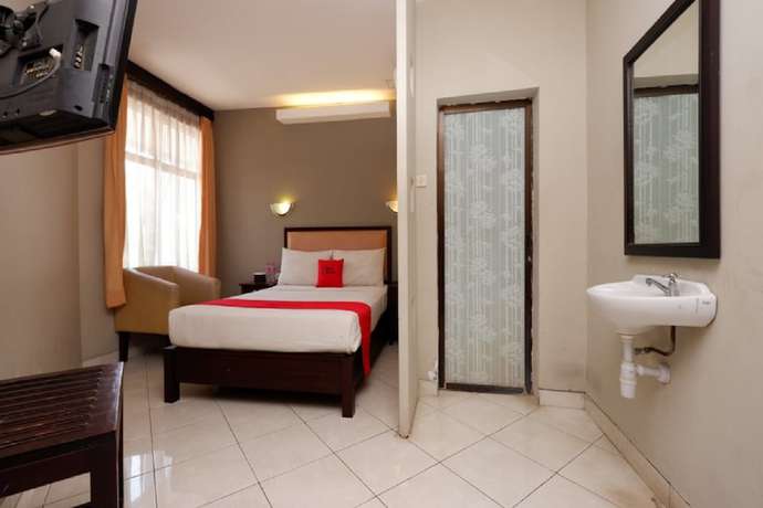 Imagen de la habitación del Hotel RedDoorz Plus @ Singosari Raya. Foto 12