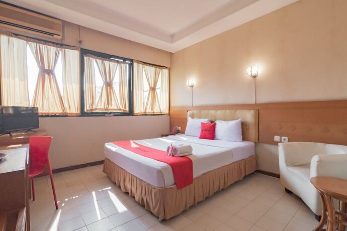 Imagen de la habitación del Hotel RedDoorz Plus @ Sukamulya Pasteur 2. Foto 15