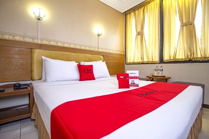 Imagen de la habitación del Hotel RedDoorz Plus @ Sukamulya Pasteur 2. Foto 27