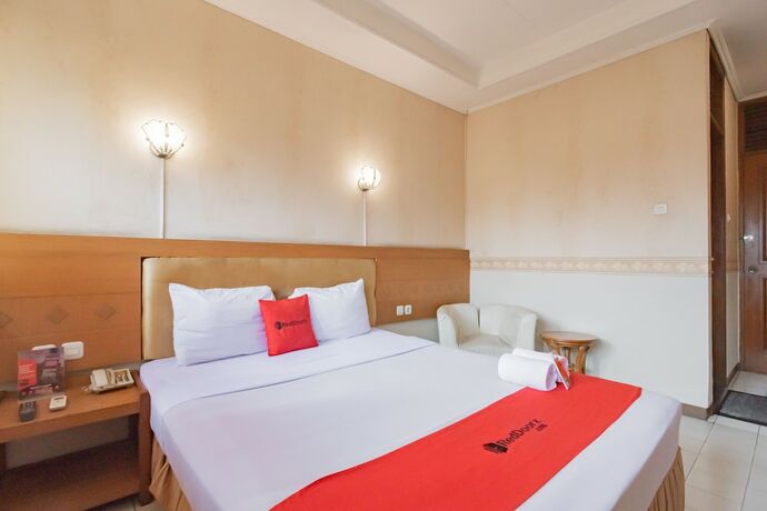 Imagen de la habitación del Hotel RedDoorz Plus @ Sukamulya Pasteur 2. Foto 33