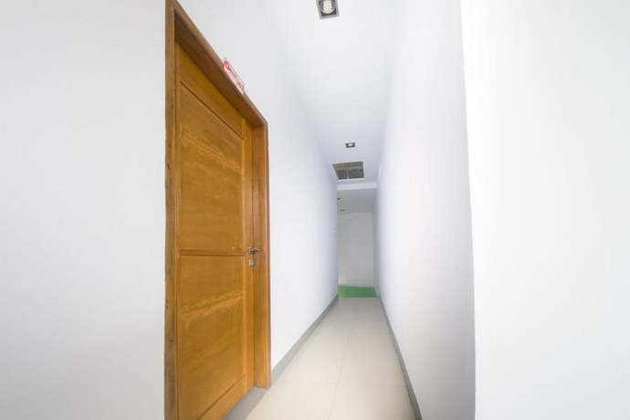 Imagen de los interiores del Hotel RedDoorz Plus Syariah @ Pentadio Gorontalo. Foto 17