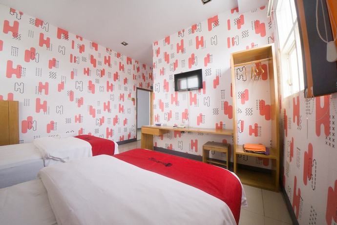 Imagen de la habitación del Hotel RedDoorz Plus Syariah @ Pentadio Gorontalo. Foto 7