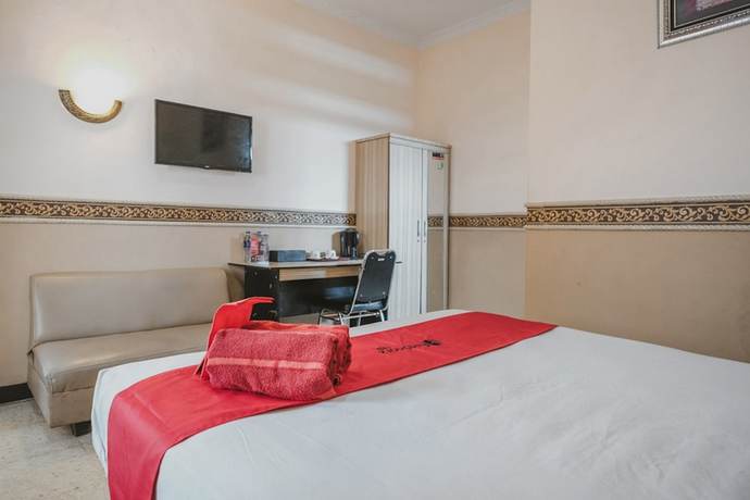 Imagen de la habitación del Hotel RedDoorz Plus @ Tanjung Karang Lampung 2. Foto 5