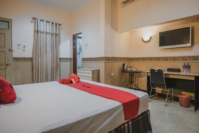 Imagen de la habitación del Hotel RedDoorz Plus @ Tanjung Karang Lampung 2. Foto 6