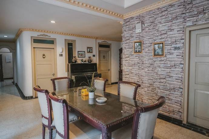 Imagen del bar/restaurante del Hotel RedDoorz Plus @ Tanjung Karang Lampung 2. Foto 2