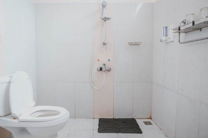 Imagen de la habitación del Hotel RedDoorz Plus @ Tanjung Karang Lampung 2. Foto 10