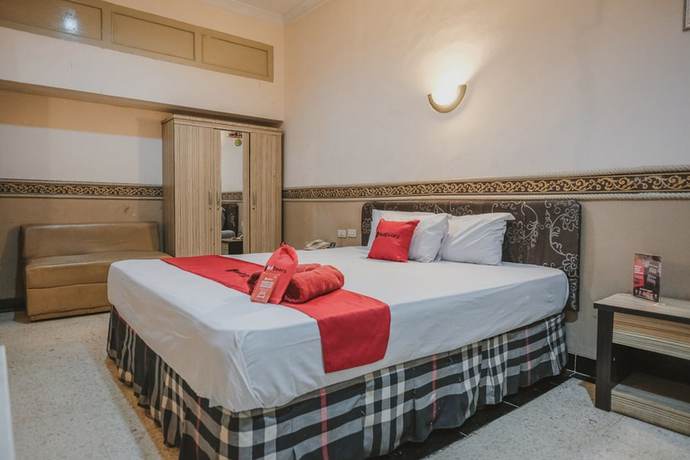 Imagen de la habitación del Hotel RedDoorz Plus @ Tanjung Karang Lampung 2. Foto 11