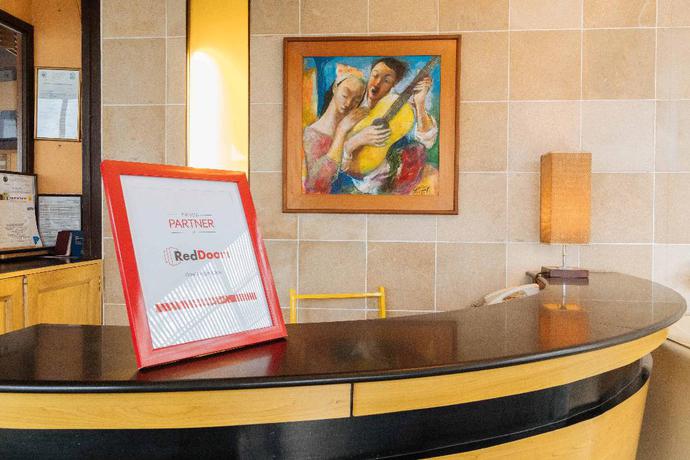 Imagen de los interiores del Hotel RedDoorz Plus @ The Ridge Tagaytay City. Foto 17