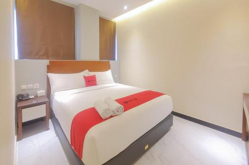 Imagen de la habitación del Hotel RedDoorz Plus @ UNO Jalan Merak Samarinda. Foto 13