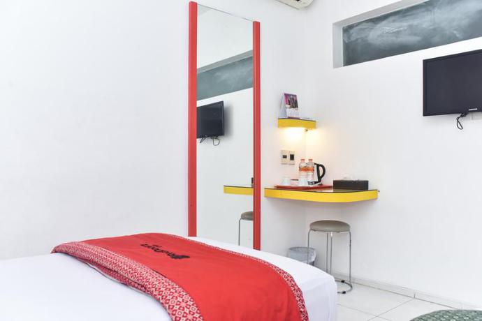 Imagen de la habitación del Hotel RedDoorz Plus near Alun Alun Malang. Foto 4
