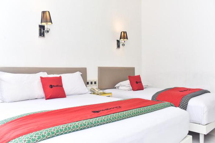 Imagen de la habitación del Hotel RedDoorz Plus near Alun Alun Malang. Foto 11