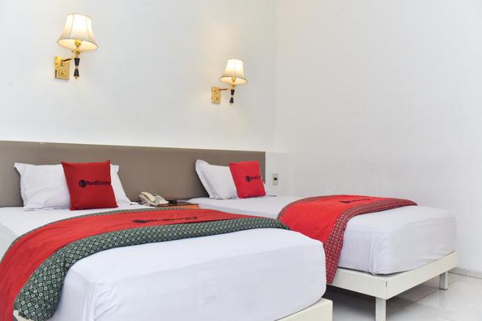 Imagen de la habitación del Hotel RedDoorz Plus near Alun Alun Malang. Foto 12