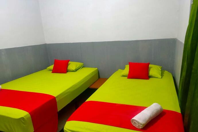 Imagen general del Hotel RedDoorz Plus near Alun Alun Sumenep. Foto 11