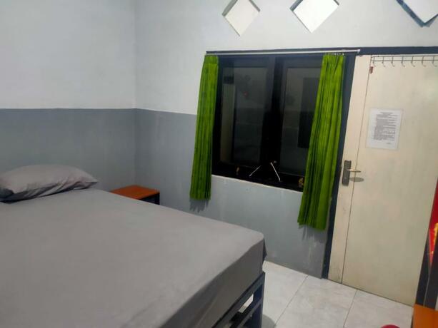 Imagen general del Hotel RedDoorz Plus near Alun Alun Sumenep. Foto 17
