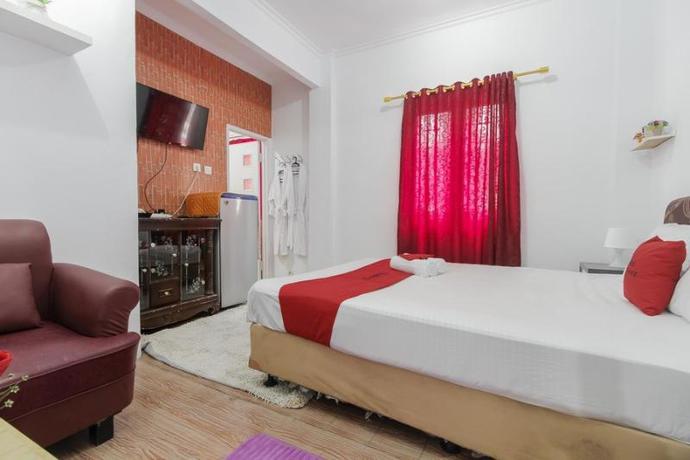 Imagen de la habitación del Hotel RedDoorz Plus near Budi Luhur University Jakarta. Foto 9