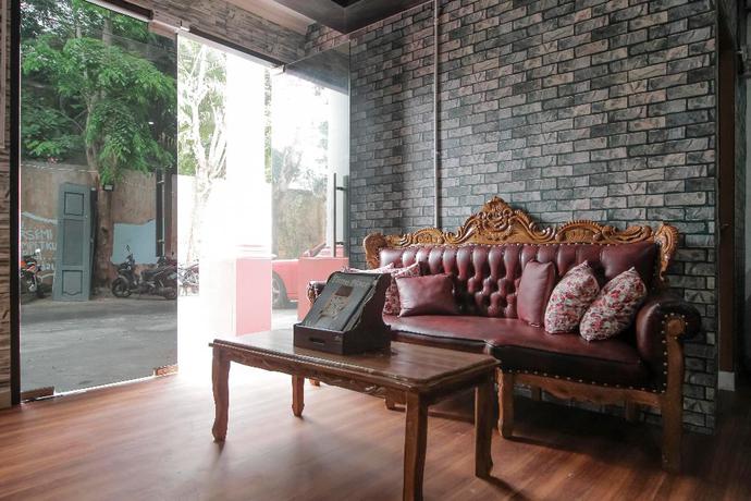 Imagen de los interiores del Hotel RedDoorz Plus near Budi Luhur University Jakarta. Foto 17