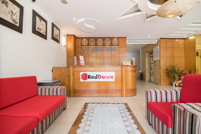 Imagen de los interiores del Hotel RedDoorz Plus near Cau Giay Park. Foto 17