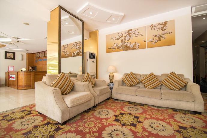 Imagen de los interiores del Hotel RedDoorz Plus near Cau Giay Park. Foto 19