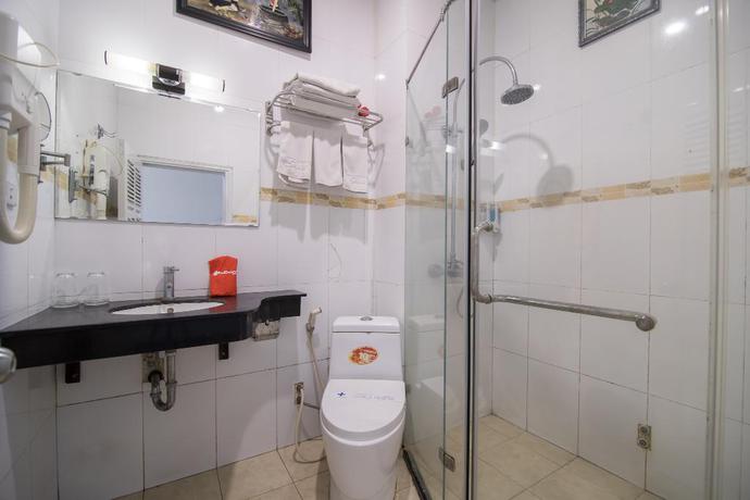 Imagen de la habitación del Hotel RedDoorz Plus near Cau Giay Park. Foto 7
