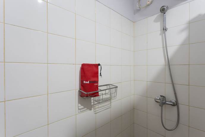 Imagen de la habitación del Hotel RedDoorz Plus near Cilandak Town Square 2. Foto 2