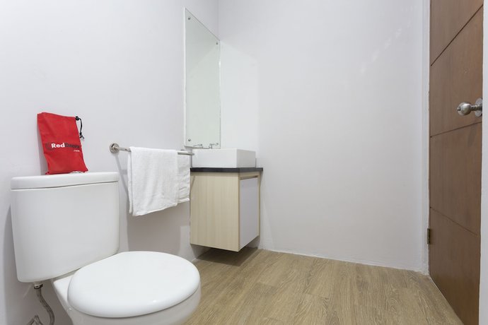 Imagen de la habitación del Hotel RedDoorz Plus near Cilandak Town Square 2. Foto 15