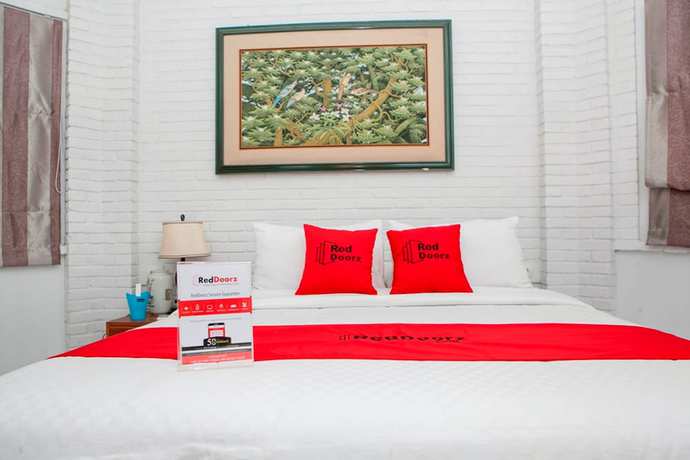 Imagen de la habitación del Hotel RedDoorz Plus near Dago Pakar. Foto 12