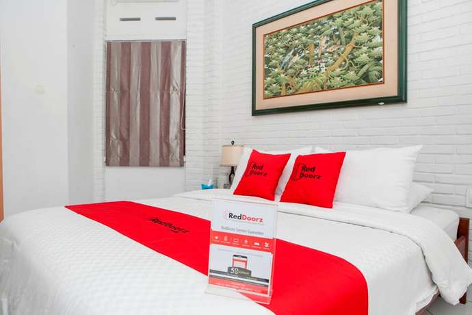Imagen de la habitación del Hotel RedDoorz Plus near Dago Pakar. Foto 14
