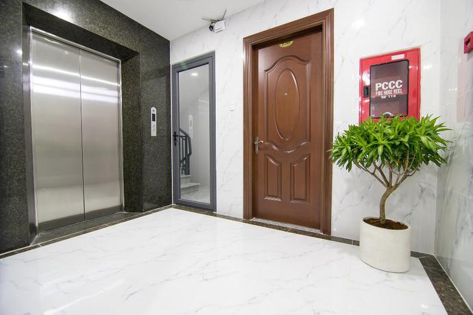 Imagen de los interiores del Hotel RedDoorz Plus near E-Town 2. Foto 17