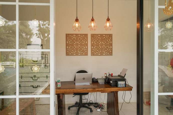 Imagen de los interiores del Hotel RedDoorz Plus near Exit Toll Puncak 2. Foto 14