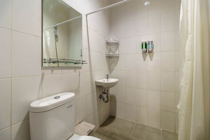 Imagen de la habitación del Hotel RedDoorz Plus near Exit Toll Puncak 2. Foto 13