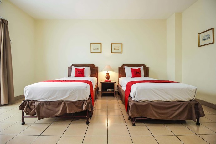 Imagen de la habitación del Hotel RedDoorz Plus near GBK Senayan. Foto 2