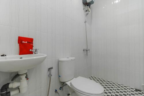 Imagen de la habitación del Hotel RedDoorz Plus near Kepri Mall. Foto 5