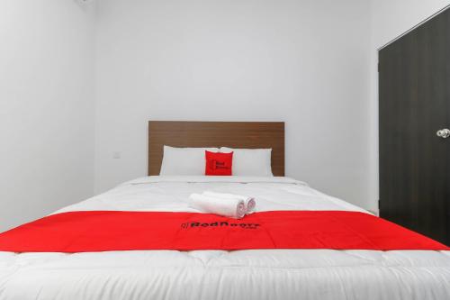 Imagen de la habitación del Hotel RedDoorz Plus near Kepri Mall. Foto 6
