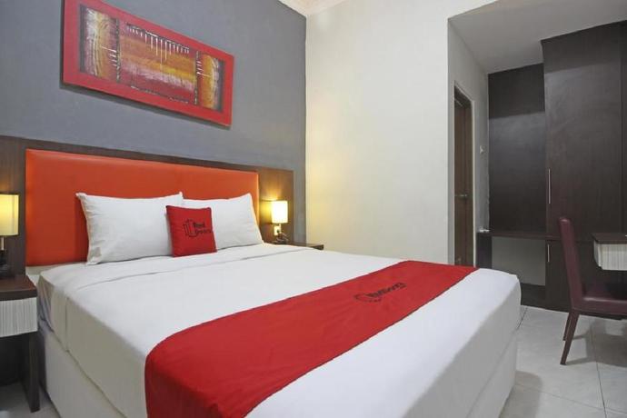 Imagen de la habitación del Hotel RedDoorz Plus near Keraton Solo. Foto 15