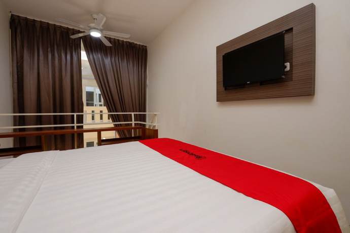 Imagen de la habitación del Hotel RedDoorz Plus near Paragon Mall Semarang. Foto 17