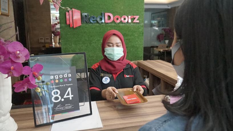 Imagen de los interiores del Hotel RedDoorz Plus near Plaza Blok M. Foto 14