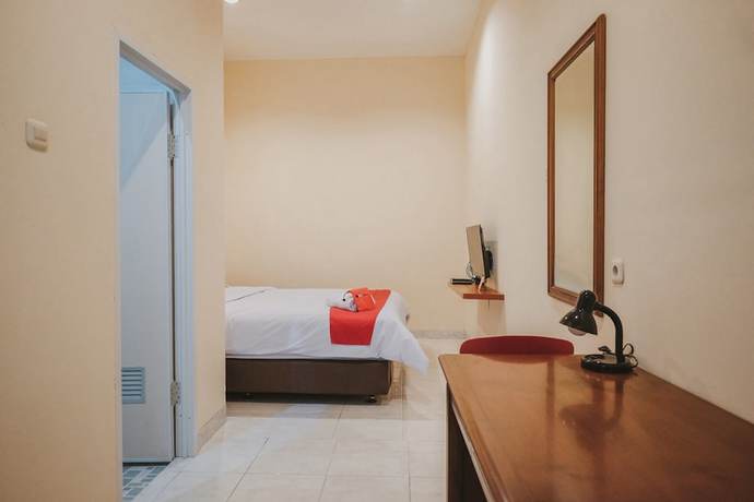 Imagen de la habitación del Hotel RedDoorz Plus near Plaza Blok M. Foto 8