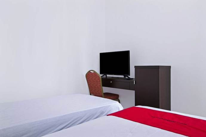 Imagen de la habitación del Hotel RedDoorz Plus near Plaza Indonesia. Foto 5