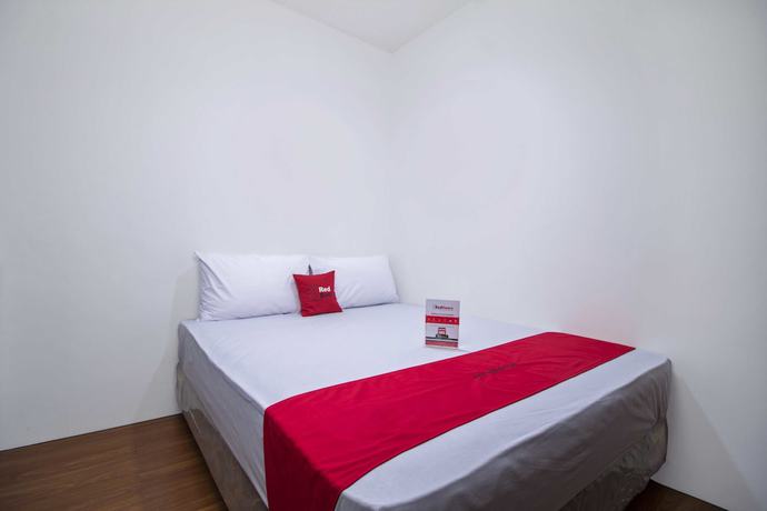 Imagen de la habitación del Hotel RedDoorz Plus near Plaza Indonesia. Foto 6
