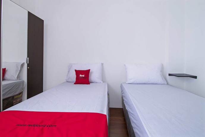 Imagen de la habitación del Hotel RedDoorz Plus near Plaza Indonesia. Foto 7