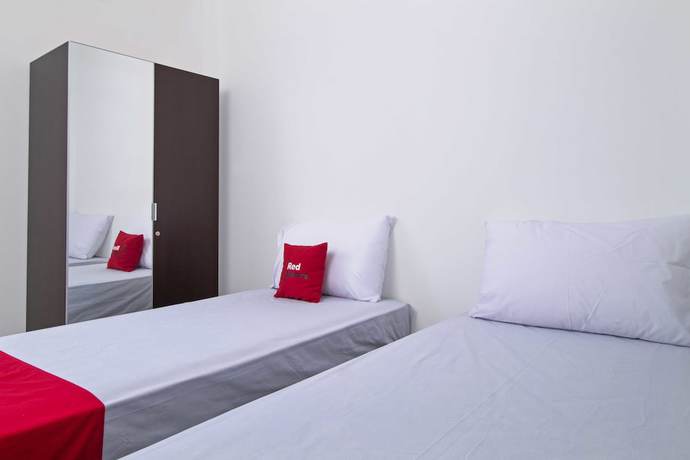 Imagen de la habitación del Hotel RedDoorz Plus near Plaza Indonesia. Foto 10