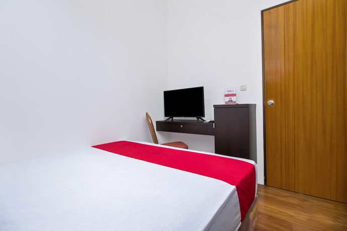 Imagen de la habitación del Hotel RedDoorz Plus near Plaza Indonesia. Foto 11