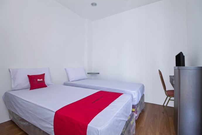 Imagen de la habitación del Hotel RedDoorz Plus near Plaza Indonesia. Foto 13